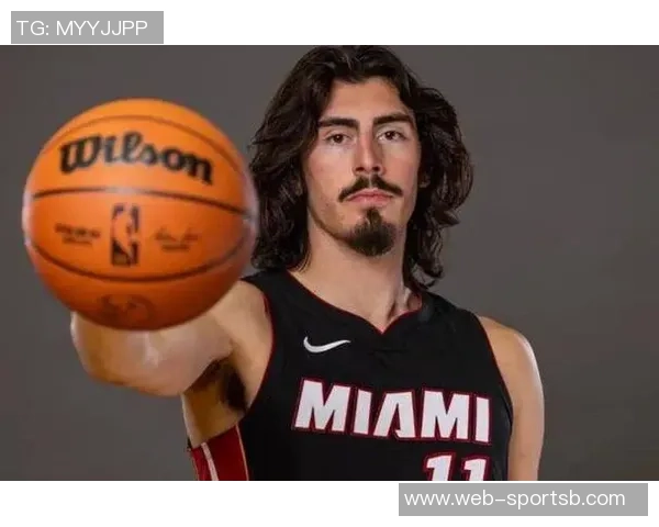 斯波称赞哈克斯进攻能力为球队创造机会小阵容对手面前他成关键优势 斯波称赞哈克斯进攻能力为球队创造机会小阵容对手面前他成关键优势