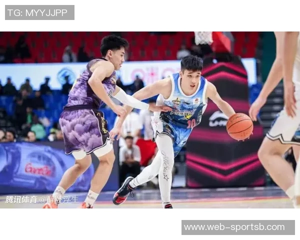 管子煜突破防守连过两人上篮被文班帽封盖精彩瞬间回顾 管子煜突破防守连过两人上篮被文班帽封盖精彩瞬间回顾